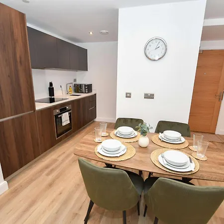 Bright 2 Bed In - Sleeps 4 Leeds (West Yorkshire)